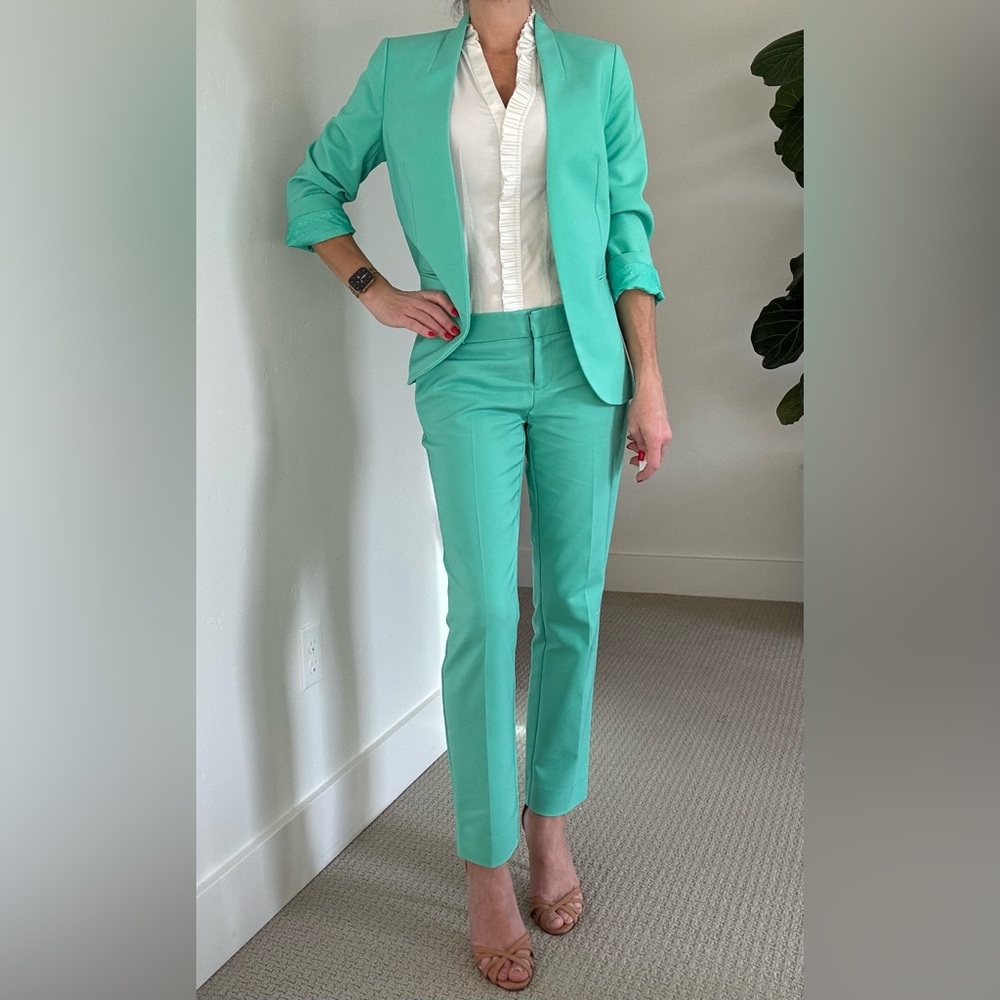 The Limited Women’s Suit. Mint, Open, Collarless Blazer (S) & Ankle Trouser (2)